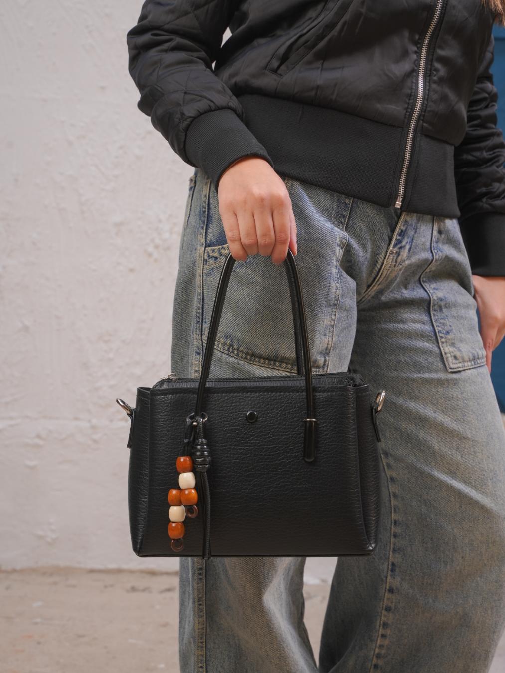 Tevano Structured Leather Handbag – Classic Black Everyday Bag