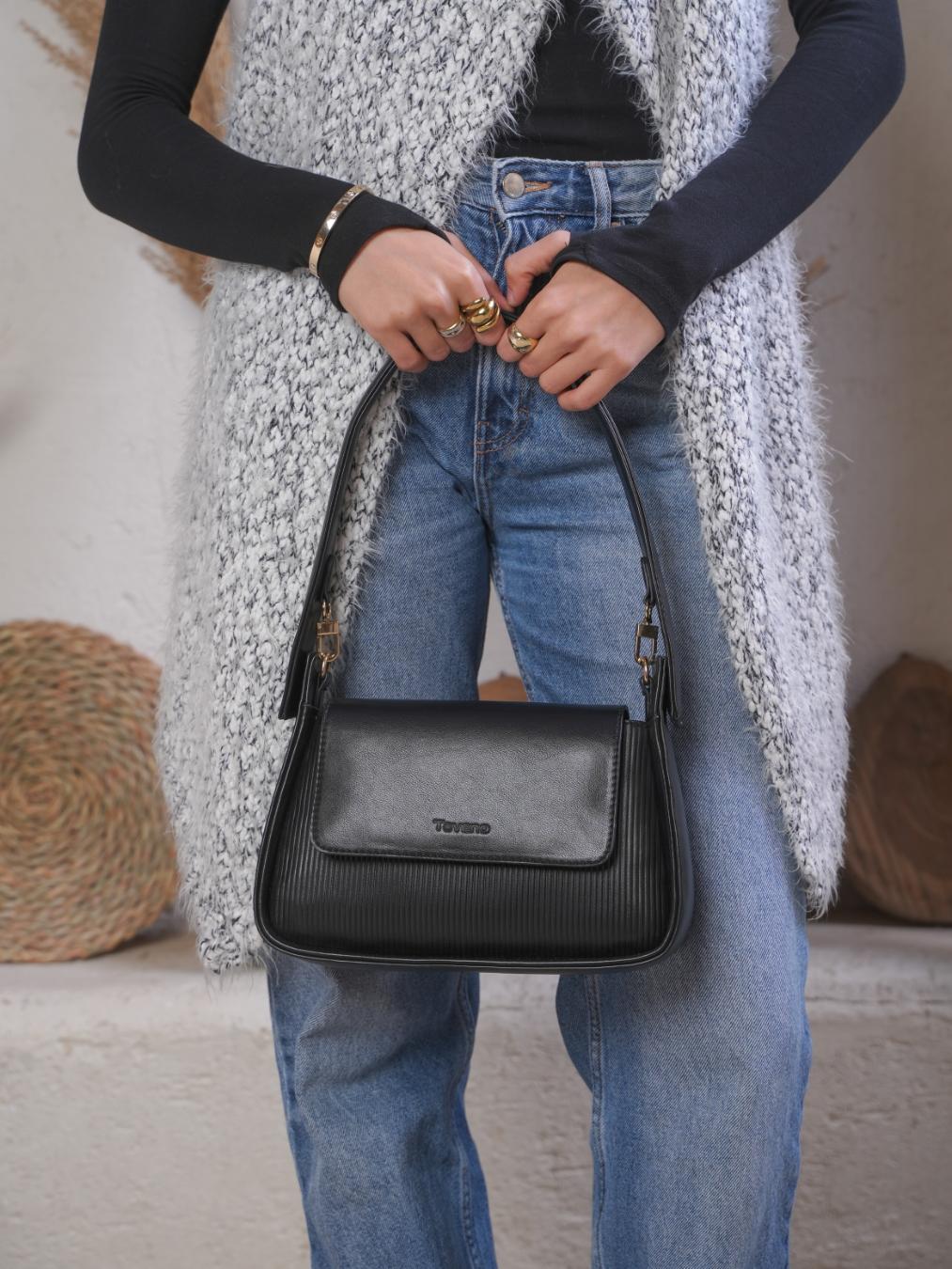 Ribbed Shoulder Bag – Black